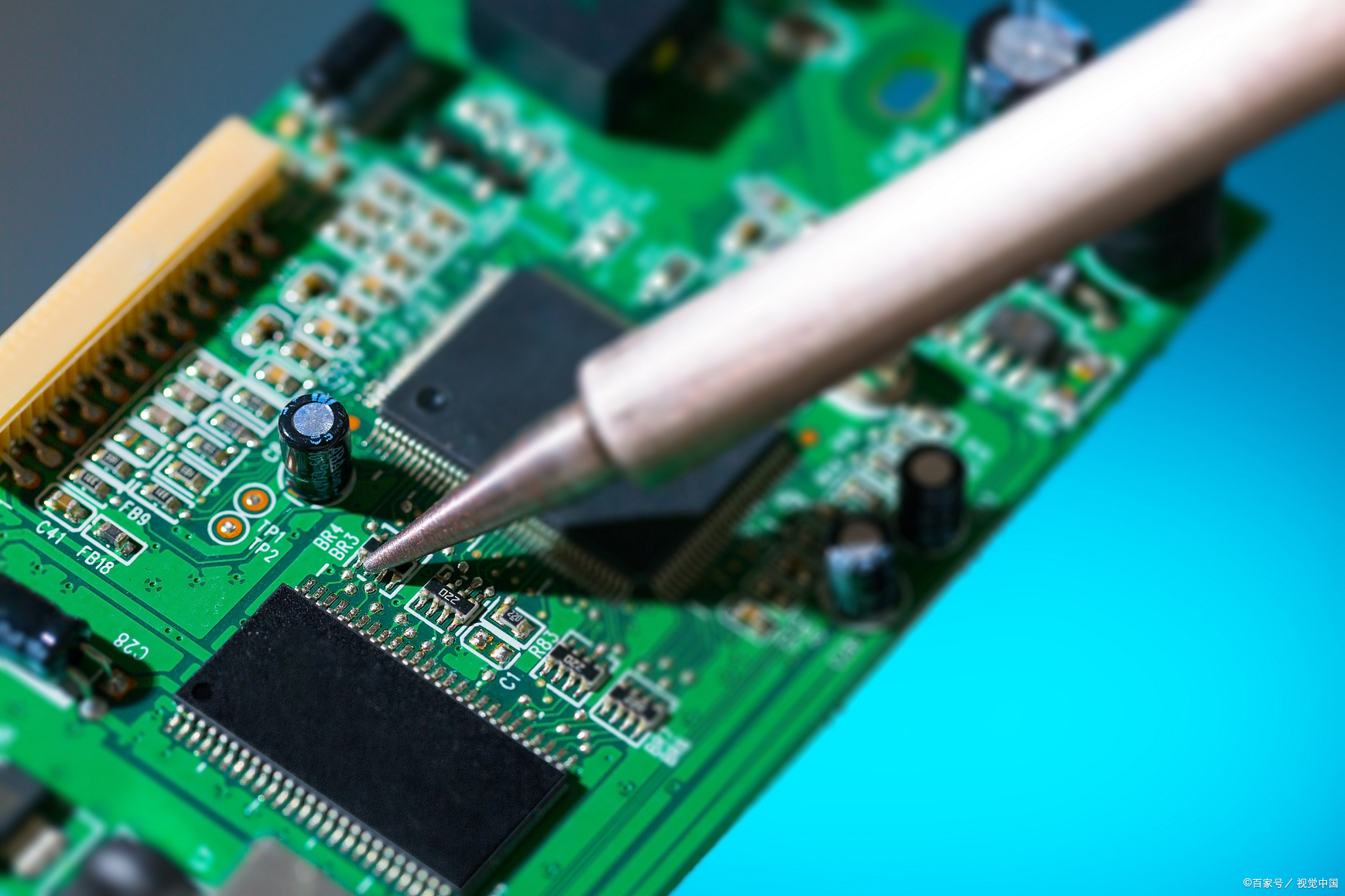 PCBA板加工廠：為何使用電烙鐵焊接會產生錫珠
